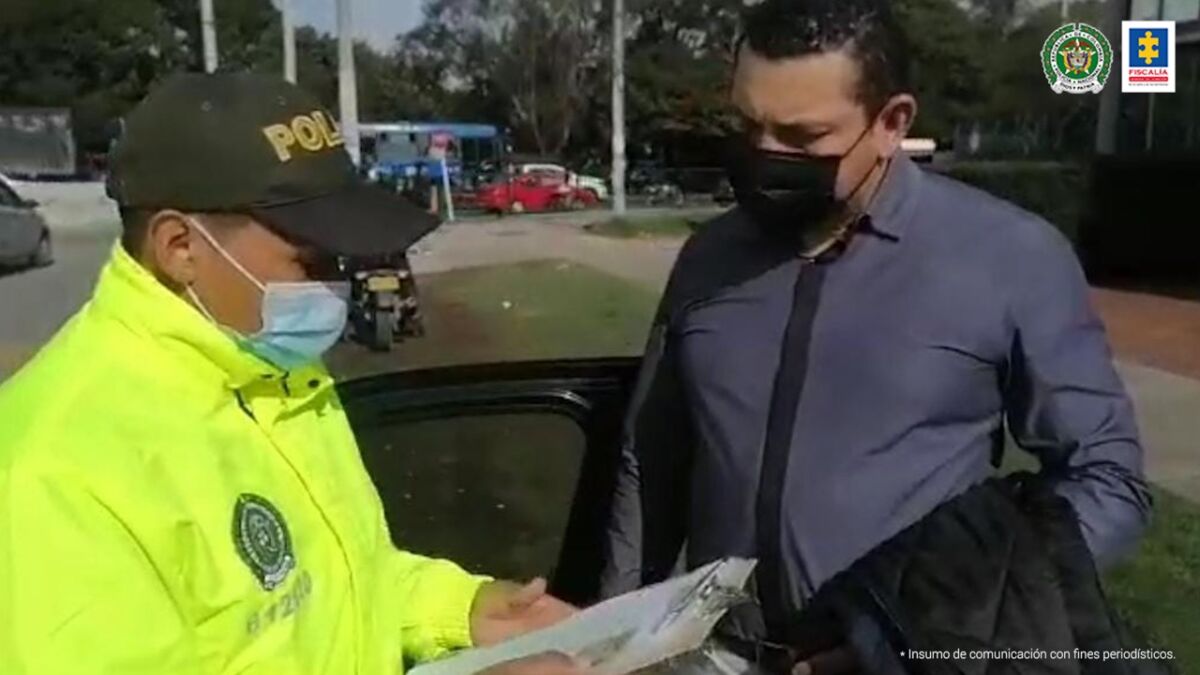 Cayó banda que habrían lavado más de $121 mil millones Un Juez de Control de Garantías envió a la cárcel a cinco personas, de las cuales cuatro son miembros de una misma familia, por prestar sus nombres y los de cuatro compañías que representaban, para legalizar dinero producto de operaciones simuladas de comercio exterior.