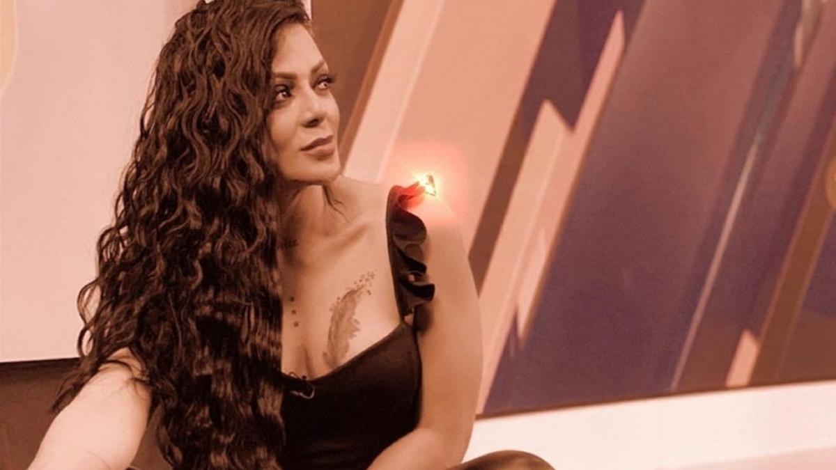 "Marbelle debería cantar el himno el día de la posesión": Margarita Rosa de Francisco Para nadie es un secreto que la cantante de tecnocarrilera Marbelle hizo mucho énfasis en que si Gustavo Petro llegaba a quedar como presidente de la República, ella cogería sus 'chiritos' y se iría del país.