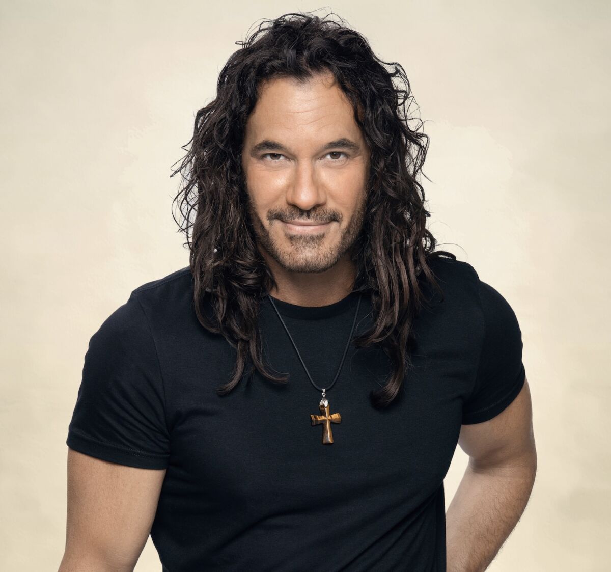 Mario Cimarro se convertirá en padre primerizo 1 Mario Cimarro se convertirá en padre primerizo El actor cubano, Mario Cimarro, reconocido por protagonizar varias novelas, entre ellas la exitosa ‘Pasión de Gavilanes’, ha sorprendido a sus seguidores al anunciar que se convertirá en papá por primera vez.