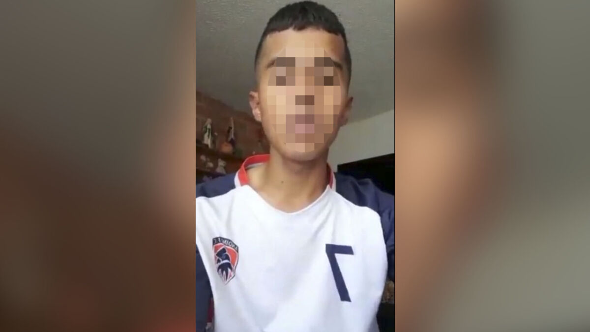 $20 millones de recompensa por asesinos de Miller Falla 2 $20 millones de recompensa por asesinos de Miller Falla La alcaldesa de Bogotá, Claudia López, y el ministro del Interior, Daniel Palacios, hicieron un llamado a la ciudadanía para que dé información que lleve a la pronta captura de los responsables del asesinato del joven de 15 años, Miller Falla. Destacaron que haya sido asesinado a pesar de no haber opuesto resistencia al robo.