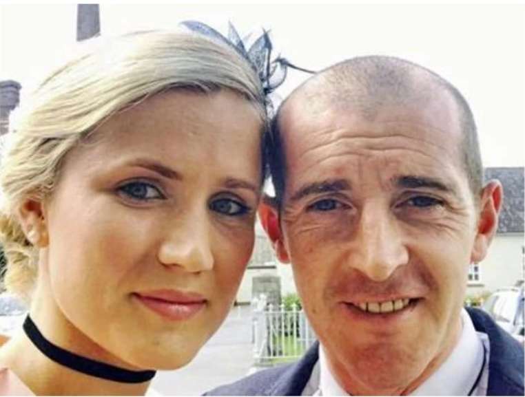 A novia le celebraron la boda y el funeral el mismo día 5 A novia le celebraron la boda y el funeral el mismo día En Irlanda una mujer de 30 años perdió la vida el día de su despedida de soltera y la enterraron con el vestido de novia.