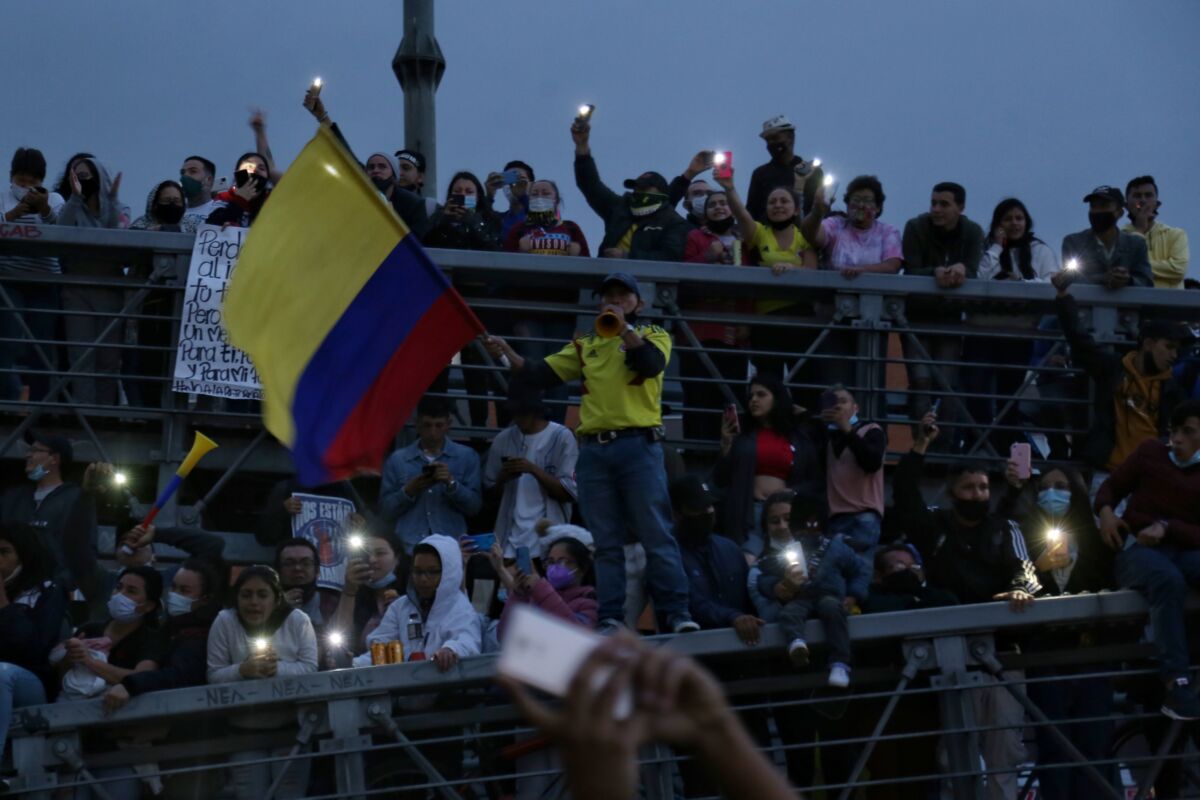 Pille cómo serán las movilizaciones este jueves en Bogotá 6 Pille cómo serán las movilizaciones este jueves en Bogotá Pese a que el Comité Nacional de Paro no convocó ninguna actividad de calle para este 28 de abril, diversas organizaciones estudiantiles y sociales sí saldrán a la calle este jueves para conmemorar el primer año del Paro Nacional.