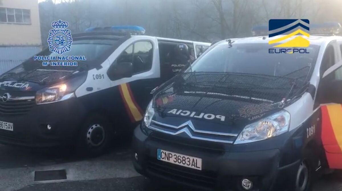 Liberan a colombianas que eran prostituidas en Francia Durante el 'Operativo Bogotá' en el que rescataron a las colombianas prostituidas, participó la policía española, quienes lograron la captura de 13 integrantes de esta red.