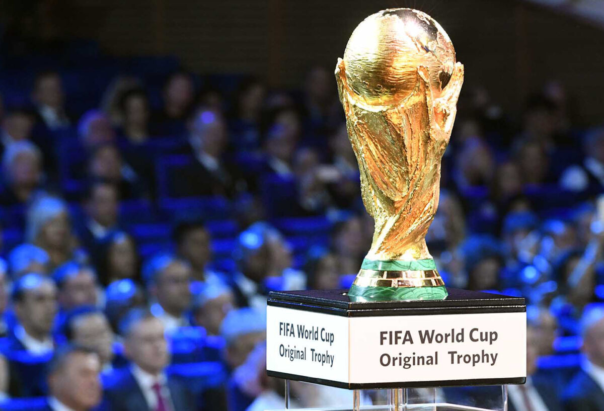 Los memes que dejó el sorteo del Mundial de Catar 2022 1 Los memes que dejó el sorteo del Mundial de Catar 2022 Tras el sorteo oficial del Mundial de Catar 2022 que se llevó a acabo en la mañana del viernes 1 de abril, los usuarios de la red social Twitter, como es costumbre, no dejaron pasar el momento y tomaron con humor desde el sorteo, hasta la mascota que representará al campeonato.