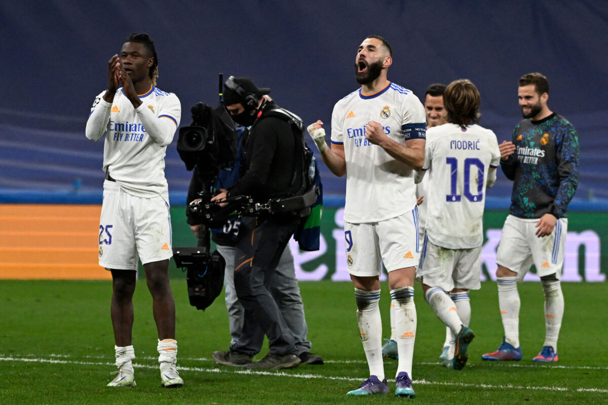 Sufriendo, el Real Madrid avanzó a semifinales de la Champions Con goles del brasileño Rodrygo Goes (80) y del francés Karim Benzema (96), el Real Madrid se clasificó para las semifinales de la Liga de Campeones pese a perder 3-2 en la prórroga frente al Chelsea este martes en el Santiago Bernabéu.