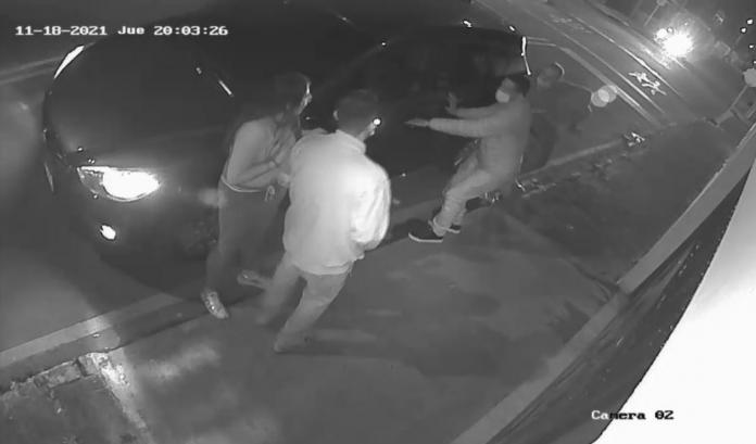 Golpe a banda delincuencial señalada de robar camionetas de alta gama 1 Golpe a banda delincuencial señalada de robar camionetas de alta gama La Fiscalía logró la judicialización de cuatro presuntos integrantes de una banda criminal dedicada a robar camionetas de alta gama en Bogotá.