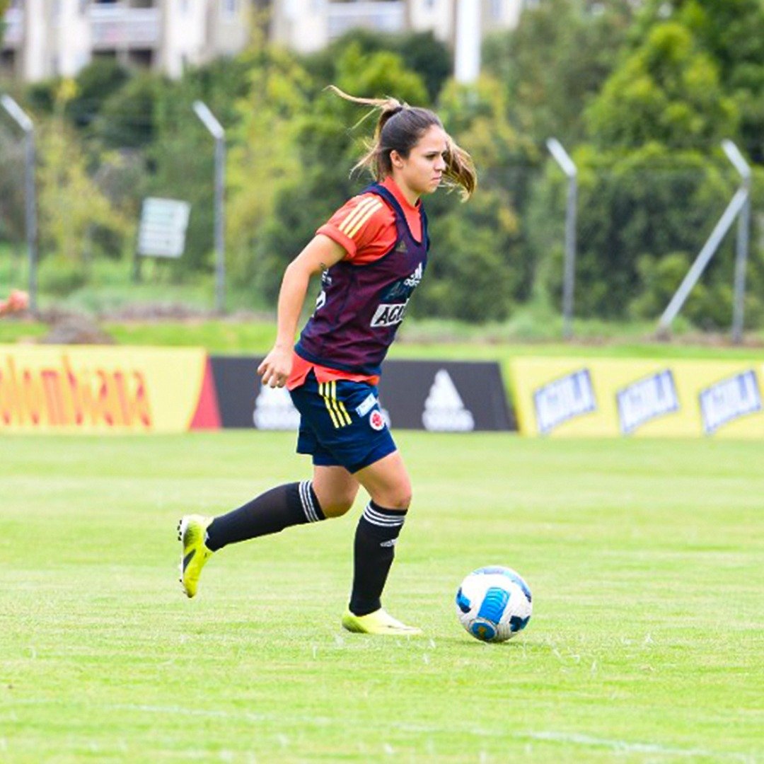 Selección Femenina Sub 20, lista para competir por el Sudamericano Tras la brillante participación de la Selección Femenina Sub-17 y su clasificación al próximo mundial, ahora el turno será para el Sub-20 en su próximo Sudamericano que se jugará en Chile y se podrá ver a través de Señal Colombia Deportes, que transmitirá los partidos del combinado nacional.