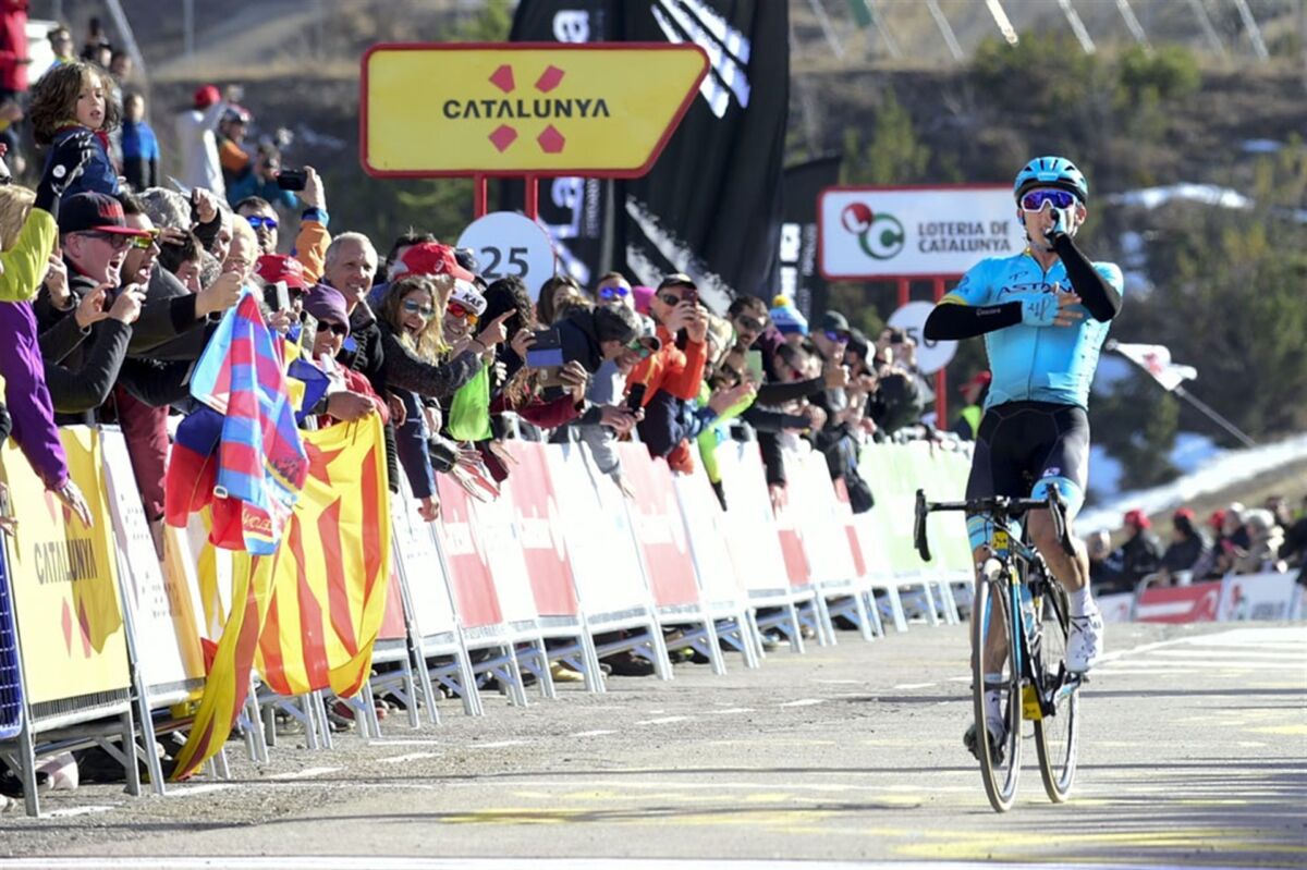'Supermán' López ya vuela por Los Alpes Miguel Ángel “Supermán” López tuvo una buena presentación en el inicio en el Tour de Los Alpes, su última carrera antes del Giro de Italia, desde el 6 de mayo. El boyacense (Astana) llegó con el grupo de los favoritos y a cinco segundos del vencedor y líder, el francés Goeffrey Bouchard (AG2R Citroën Team).