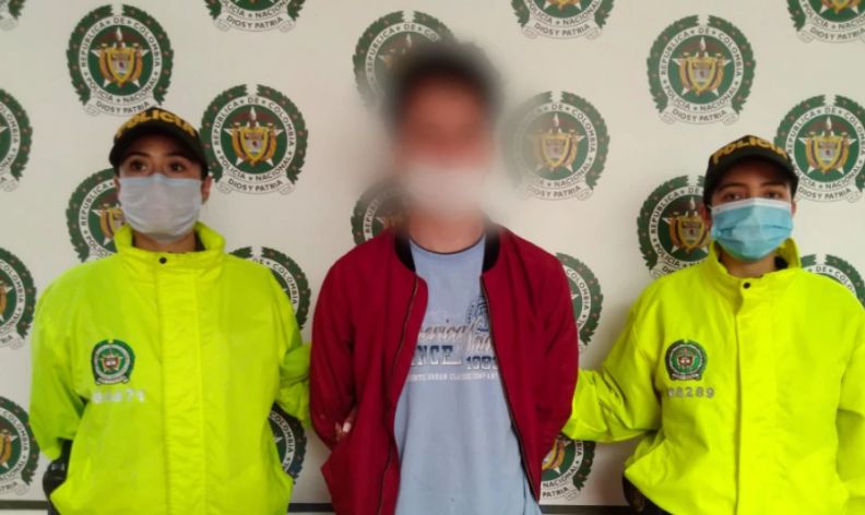 Policía confirman triple homicidio en Cundinamarca El comandante del departamento de&nbsp;Policía de Cundinamarca, el coronel Raúl Vera Moreno, confirmó que se presentó un triple homicidio en la vereda Rambla Baja,&nbsp;Inspección Santandercito del municipio de San Antonio de Tequendama, al interior de la finca Santa Inés, en Cundinamarca.