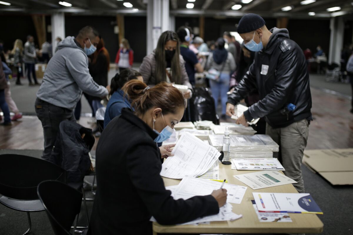 Registraduría elegirá nuevos jurados de votación para elecciones presidenciales La Registraduría Nacional informó que para las elecciones presidenciales del próximo 29 de mayo se hará un nuevo sorteo y selección de jurados de votación, esto por las diferentes inconsistencias que se presentaron en los comicios del Congreso de la República.