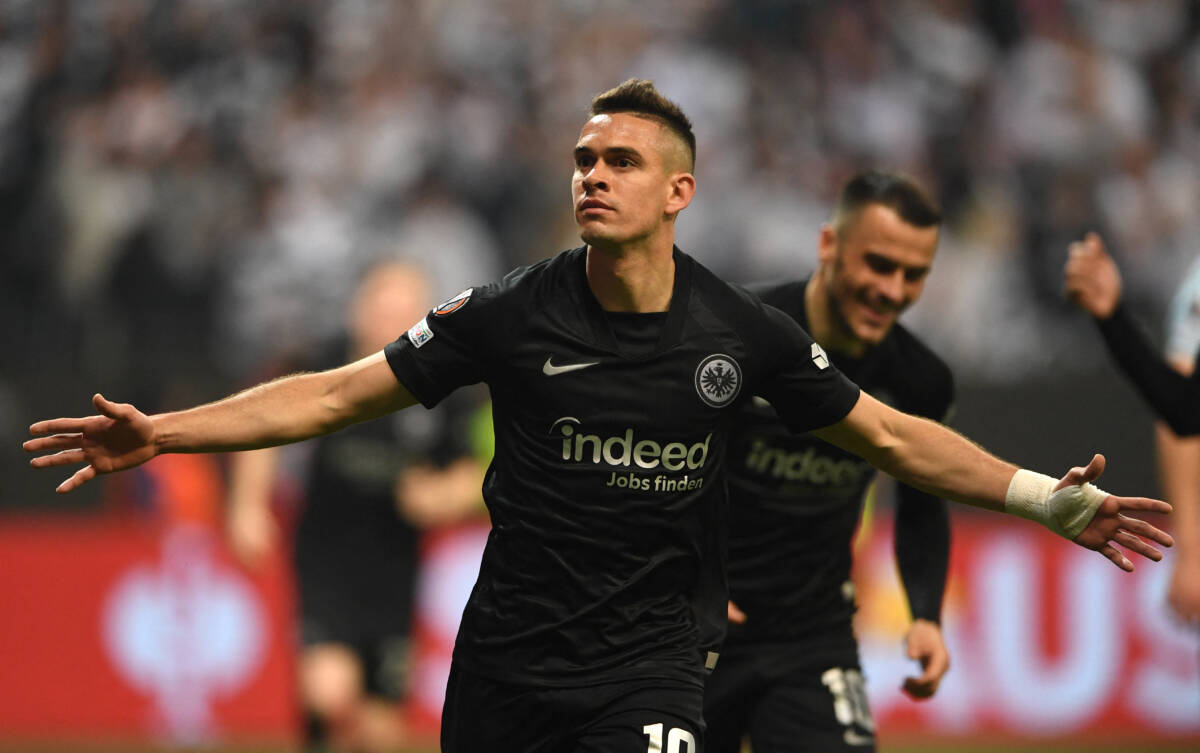 Borré será titular en la final de la Liga de Europa 1 Borré será titular en la final de la Liga de Europa El colombiano Rafael Borré será el arma ofensiva del Eintracht este miércoles en la final de la Europa League contra el Glasgow Rangers, que cuenta con Joe Aribo y Ryan Kent en ataque.