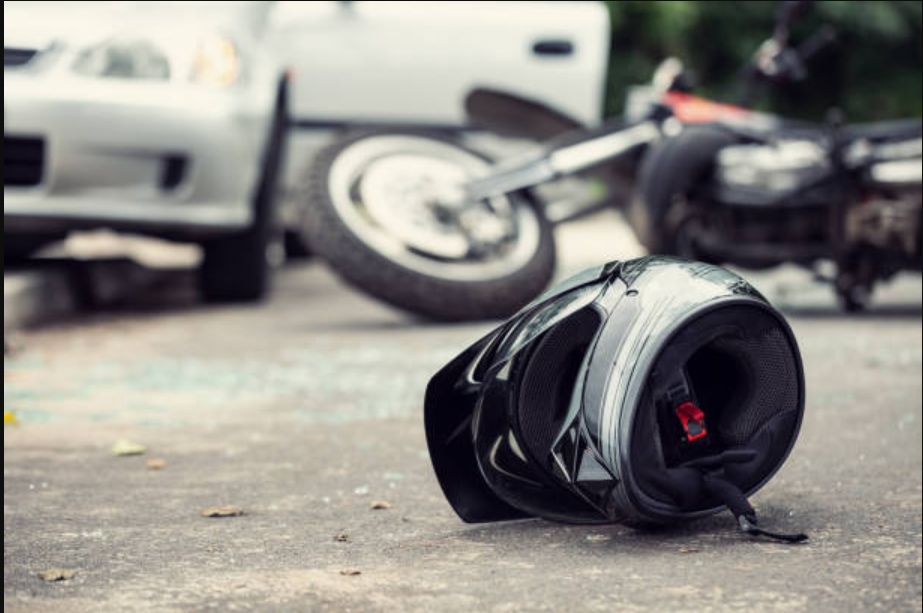 Fallece motero en la avenida Ciudad de Cali 1 Fallece motero en la avenida Ciudad de Cali En la madrugada de ayer un motero perdió la vida de una forma desafortunada sobre la Avenida Ciudad de Cali con Calle 84A, en Engativá.