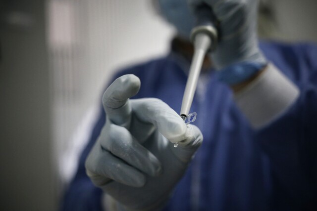 Lo nuevo de la viruela del mono 10 Lo nuevo de la viruela del mono Aunque en Colombia no se ha presentado el primer caso de la viruela del mono, especialistas médicos señalan que es importante conocer la enfermedad, sus síntomas y trasmisión, para saber cómo actuar frente a un posible riesgo.