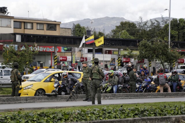 'Otoniel', trasladado a Catam para ser extraditado 2 'Otoniel', trasladado a Catam para ser extraditado En medio de una gigantesca caravana, Dairo Antonio Úsuga, alias ‘Otoniel’, fue trasladado a la base aérea de Catam para su extradición, luego de que el Consejo de Estado levantara la medida provisional que lo impedía.