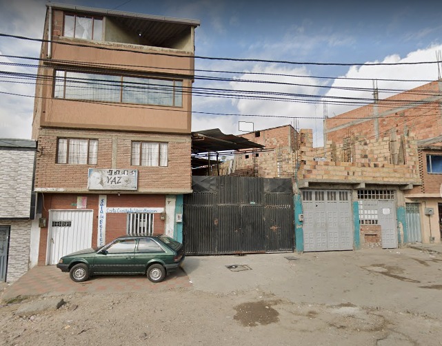 Camino a un funeral hombre encontró su muerte Una pareja de esposos estaba de luto e iba para un funeral. Hombre y mujer se disponían a despedir a un conocido que días antes había fallecido, así que decidieron salir a la puerta de su casa para rezar un Rosario y pedir por el alma del hombre que estaba a punto de ser sepultado. Era el mediodía del jueves 5 de mayo.