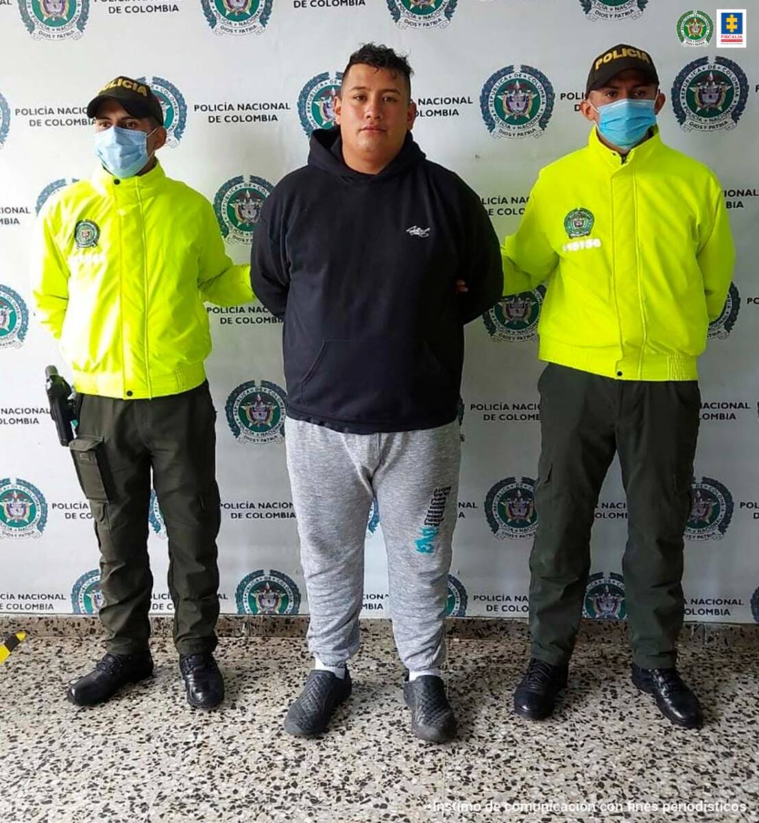 Dos profesores van a la cárcel por presunto abuso sexual 1 Dos profesores van a la cárcel por presunto abuso sexual En ninguno de los dos casos los imputados aceptaron cargos y deberán cumplir medida de aseguramiento en centro carcelario.
