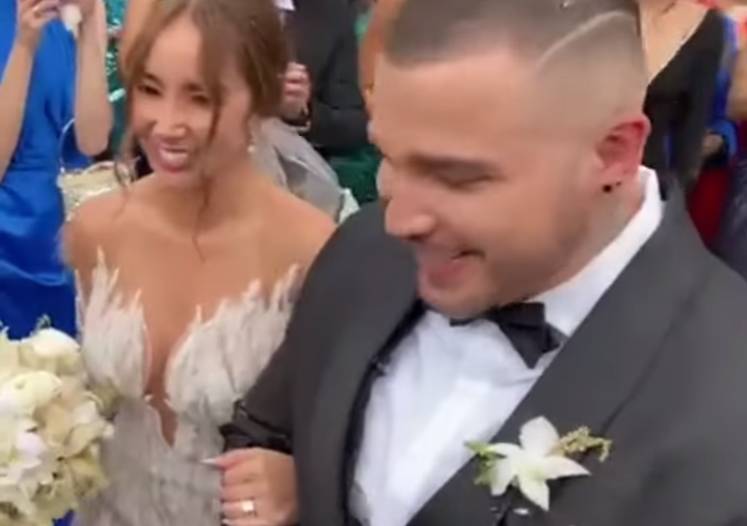 Estas son las primeras imágenes de la boda de Jessi Uribe y Paola Jara 9 Estas son las primeras imágenes de la boda de Jessi Uribe y Paola Jara Por medio de varios video compartidos en redes sociales, se pudo evidenciar de primera mano el esperado y emotivo compromiso entre Paola Jara y Jessi Uribe.
