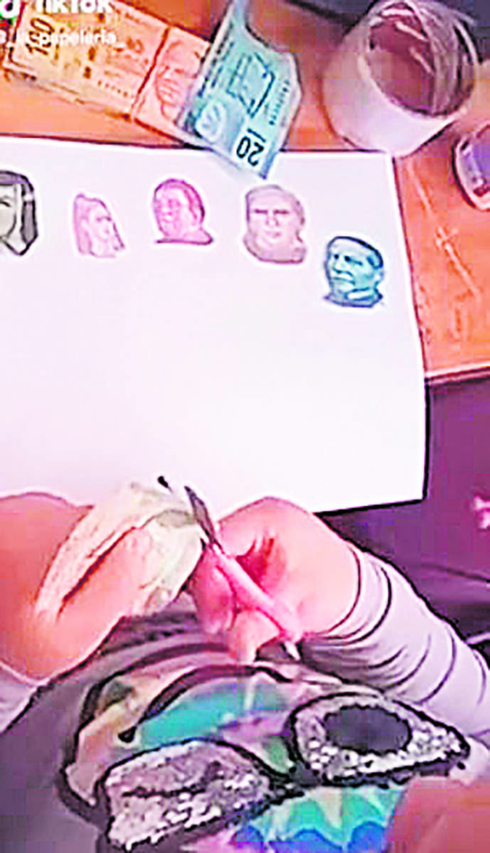 Dañó billetes por hacer una tarea Para cumplir con una tarea de historia en su colegio, una niña mexicana recortó los rostros de billetes reales de diferentes denominaciones, en vez sacarlos por internet. La menor usó 700 pesos mexicanos (cerca de 140.000 pesos colombianos). A sus padres les dieron palo por eso.