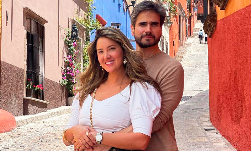 El video que confirmaría que Daniela Álvarez está embarazada Aunque no es la primera vez que surgen rumores sobre un posible embarazo, esta vez, los seguidores de la pareja creen que Daniela si está embarazada, pues en el video se ve que ya le está creciendo el vientre.