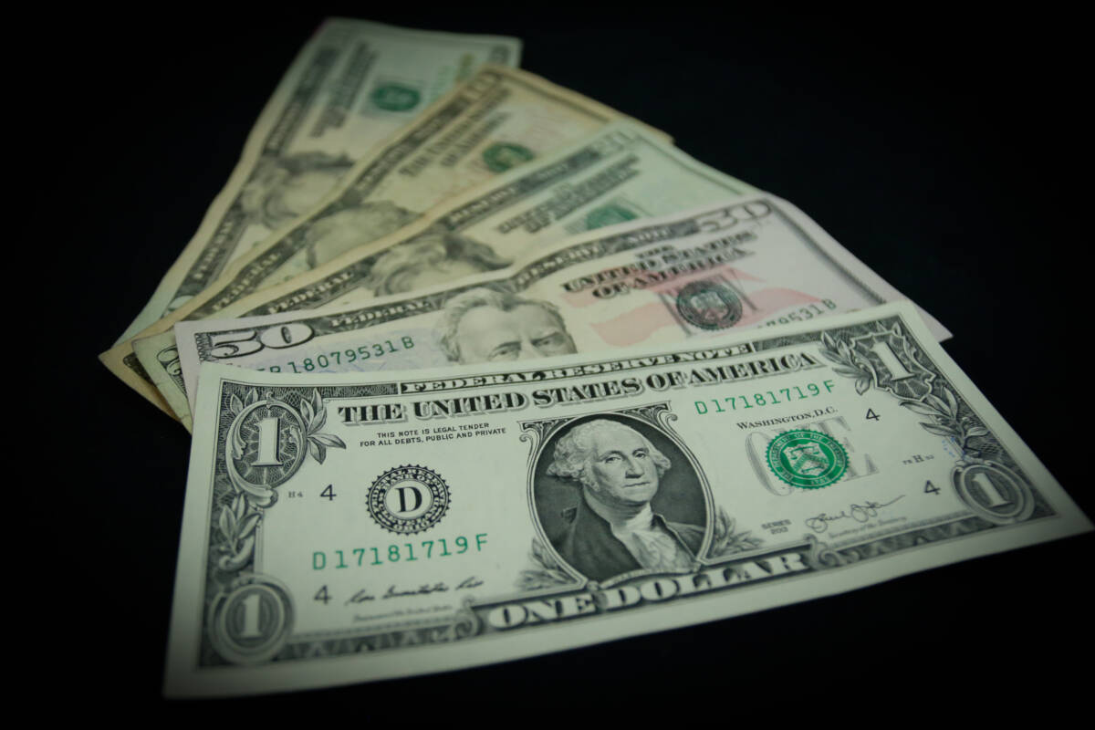 No entre en pánico: pille cómo es el cuento del dólar Una de las grandes preocupaciones que ha surgido en el país, tras la elección de Gustavo Petro como nuevo presidente de la República, es el precio del dólar. Ayer, por ejemplo, esta moneda estadounidense llegó a subir 194 pesos, alcanzando un valor de 4.091 pesos (según la Bolsa de Valores de Colombia).