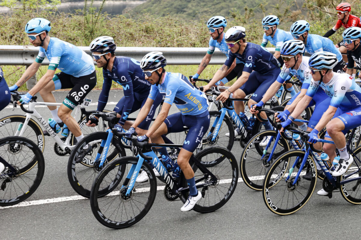 ¡Iván Sosa es campeón de la Vuelta a Asturias! 1 ¡Iván Sosa es campeón de la Vuelta a Asturias! Se volvió una costumbre que los colombianos conquisten la Vuelta a Asturias (España). El año pasado lo hizo Nairo Quintana y este domingo el turno fue para Iván Sosa. El corredor cundinamarqués se quedó con el título, tras defender su liderato en la clasificación general, en la última fracción (122 kilómetros).