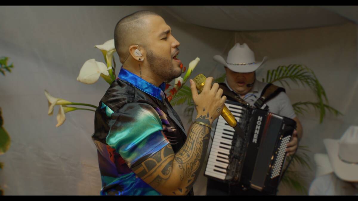 Jessi Uribe estrena álbum digital 1 Jessi Uribe estrena álbum digital El reconocido cantante de música popular, Jessi Uribe, acaba de estrenar álbum digital: 'Bohemios desde Camerino'.