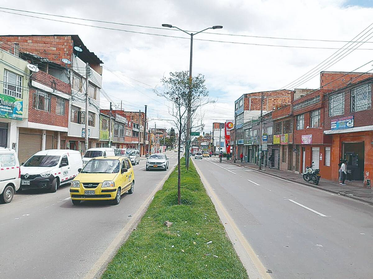 Puñalada mortal: Joven murió por herida en el cuello en Rafael Uribe “Las malas amistades se llevaron a mi hijo”, dice resignada y con un nudo en la garganta la madre de Johan Andrey Ruiz, un joven que acababa de cumplir 20 años el pasado mes de abril.Andrey murió este viernes a causa de una puñalada mortal que le propinaron en el cuello.