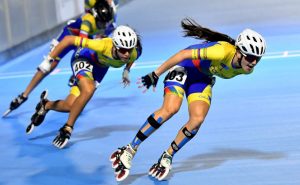 Patinaje colombiano debutó con cuatro oros en Rosario 2022 1 Patinaje colombiano debutó con cuatro oros en Rosario 2022 Ana Sofía Ruiz, María Camila Vargas, Jhon Edward Tascón y Sebastián Flórez subieron a lo más alto del podio en el debut del patinaje de velocidad en los Juego Suramericanos de la Juventud, que se realizan en Rosario, Argentina.