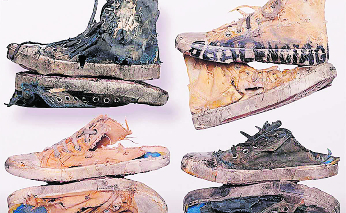 Los tenis rotos más caros del mundo La casa de moda Balenciaga está dando de qué hablar por el lanzamiento de una edición limitada de tenis que parecieran ser reciclados en vez de confeccionados. Se caracterizan por estar rotos, sucios y desgastados.