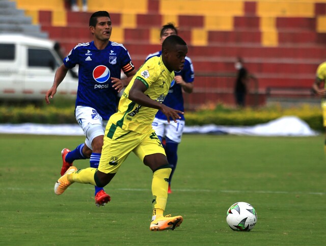Estos son los rivales de Millonarios en los cuadrangulares de la Liga Definidos los grupos, también se sorteó la primera fecha de los cuadrangulares. En el caso del Grupo A, Millonarios arrancará enfrentando al Bucaramanga en El Campín; Nacional empezará midiéndose con Junior, en Barranquilla. Mientras que en el Grupo B, Medellín y Envigado recibirán a La Equidad y Tolima, respectivamente, en sus canchas. Los duelos se disputarán este fin de semana (día y hora por definir).