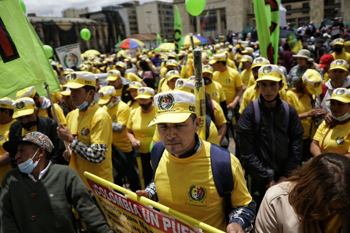 Sin contratiempos, así avanzan las marchas por el Día del Trabajo 1 Sin contratiempos, así avanzan las marchas por el Día del Trabajo 46 marchas, 35 concentraciones y 17 movilizaciones se han desarrollado en el país en el marco del Día del Trabajo, sin ninguna alteración al orden público.