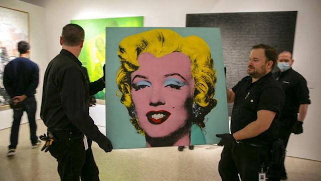 Venden por $184 millones un retrato de Marilyn Monroe ¿Los pagaría? 6 Venden por $184 millones un retrato de Marilyn Monroe ¿Los pagaría? Un retrato de Marilyn Monroe pintado por el artista Andy Warhol se ha vendido en una subasta por 184 millones de euros (195 millones de dólares) convirtiéndose así en la obra más cara del siglo XX. Se trata de 'Shot Sage Blue Marilyn' realizada por Warhol en 1964.