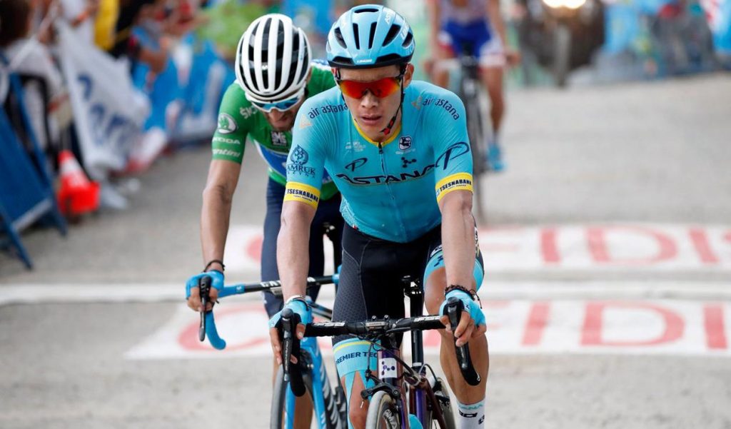 Miguel Ángel López abandona el Giro de Italia 6 Miguel Ángel López abandona el Giro de Italia El pedalista colombiano Miguel Ángel López tuvo que abandonar este martes el Giro de Italia, debido a una lesión que no le permite continuar en la competencia.