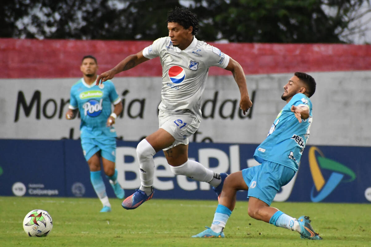 Millonarios clasificó a los cuartos de final de la copa Betplay 1 Millonarios clasificó a los cuartos de final de la copa Betplay Millonarios ratificó su clasificación a los cuartos de final de la Copa BetPlay 2022, tras empatar 1-1 este miércoles con Jaguares de Córdoba en el estadio Municipal de Montería, en el partido de vuelta de los octavos de final.
