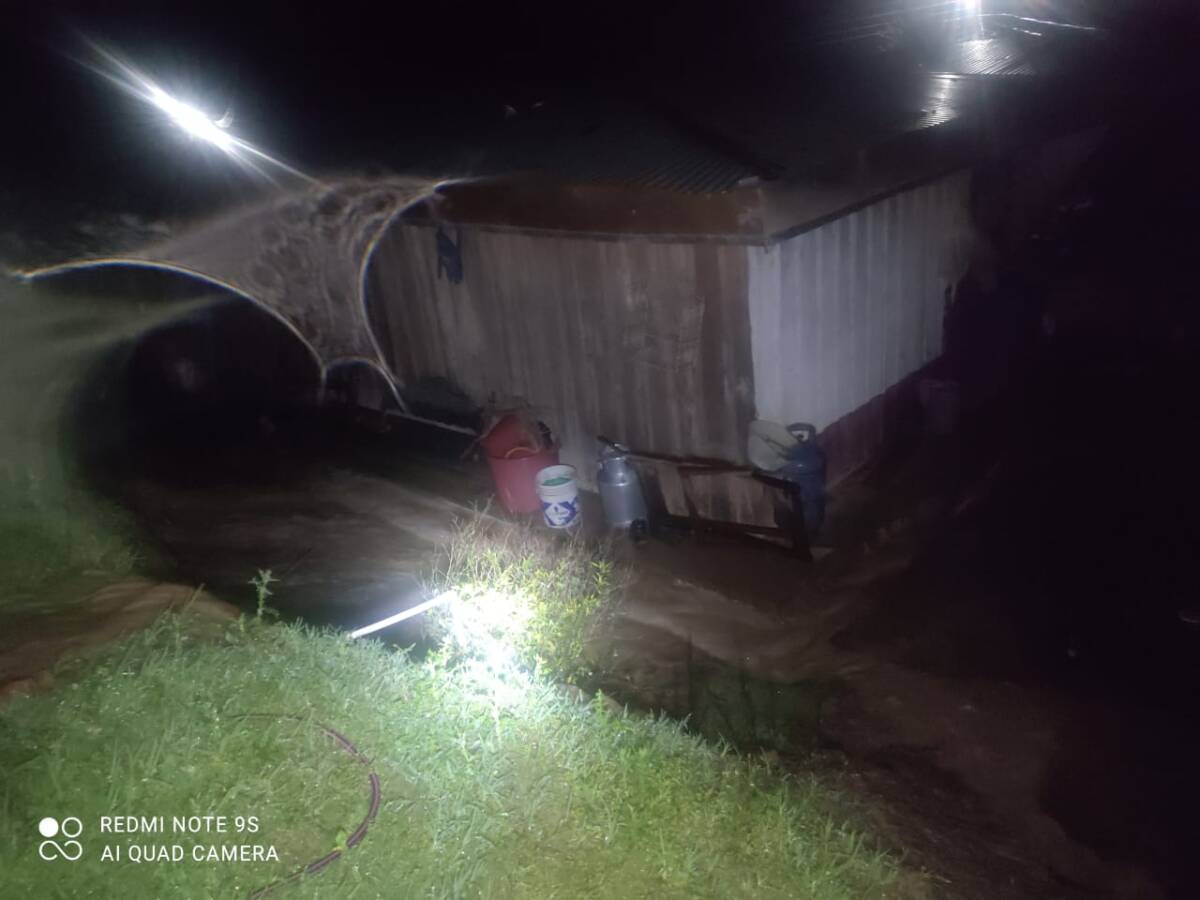Fuertes lluvias generar desbordamiento de un río en Pacho 2 Fuertes lluvias generar desbordamiento de un río en Pacho En la ultimas horas se conoció la difícil situación que atraviesa el munición de Pacho, Cundinamarca, por el desbordamiento de un río y varias quebradas a causa de las fuertes lluvias que afronta este sector del país.