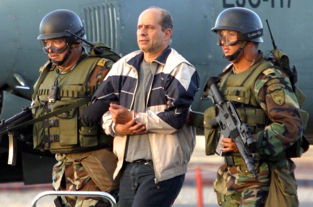JEP cita a declarar a 'Simón Trinidad' por secuestros de las Farc 3 JEP cita a declarar a 'Simón Trinidad' por secuestros de las Farc La Jurisdicción Especial para la Paz (JEP), citó a rendir versión voluntaria a Juvenal Ovidio Ricardo Palmera, alias ‘Simón Trinidad’, quien se encuentra preso en Estados Unidos, además de 52 antiguos mandos medios de los bloques Noroccidental, Occidental, Oriental, Sur, Magdalena Medio y Caribe de las antiguas Farc-EP, por secuestro.