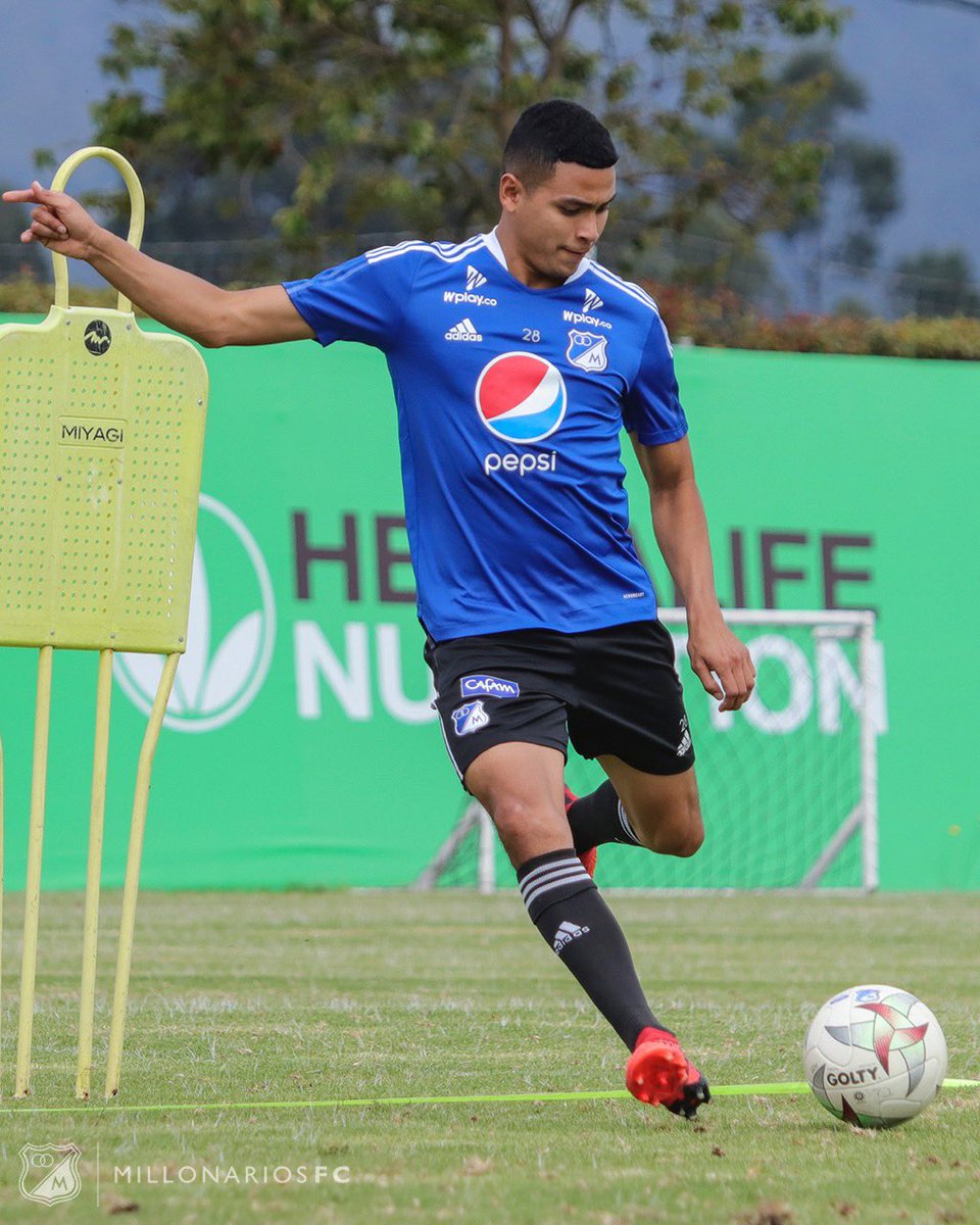 La grave lesión de Stiven Vega que lo saca de las canchas 1 La grave lesión de Stiven Vega que lo saca de las canchas El jugador del equipo capitalino Millonarios, Stiven Vega, sufrió una lesión en el partido jugado el pasado 17 de abril contra Pereira, que lo tiene alejado de las canchas.