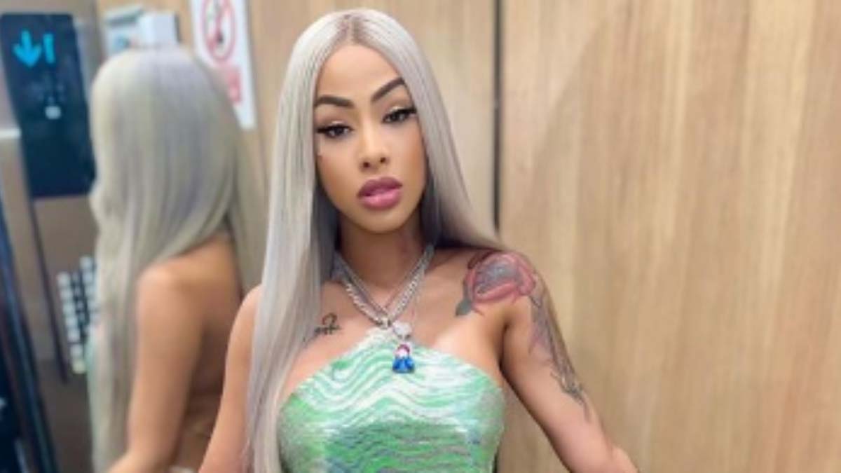 ¡Irreconocible! Así lucía Yailin antes de ser famosa 1 ¡Irreconocible! Así lucía Yailin antes de ser famosa Yailin, la actual pareja del cantante Anuel, ex novio de la reconocida artista paisa Karol G, se ha ganado un lugar en el mundo del entretenimiento. Y es que la joven mujer, además de causar sensación en los escenarios y las redes sociales, también ha sido protagonista de uno que otro escándalo.