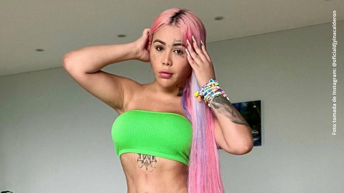 La millonada que se gasta Yina Calderon en sus pelucas La influencer, empresaria y también polémica Yina Calderón, se encarga cada semana de ser noticia por algún motivo. Anteriormente, estaba en boca de todos por su confrontamiento contra Lina Tejeiro; hoy es tendencia luego de revelar el billete que se gasta en sus pelucas.