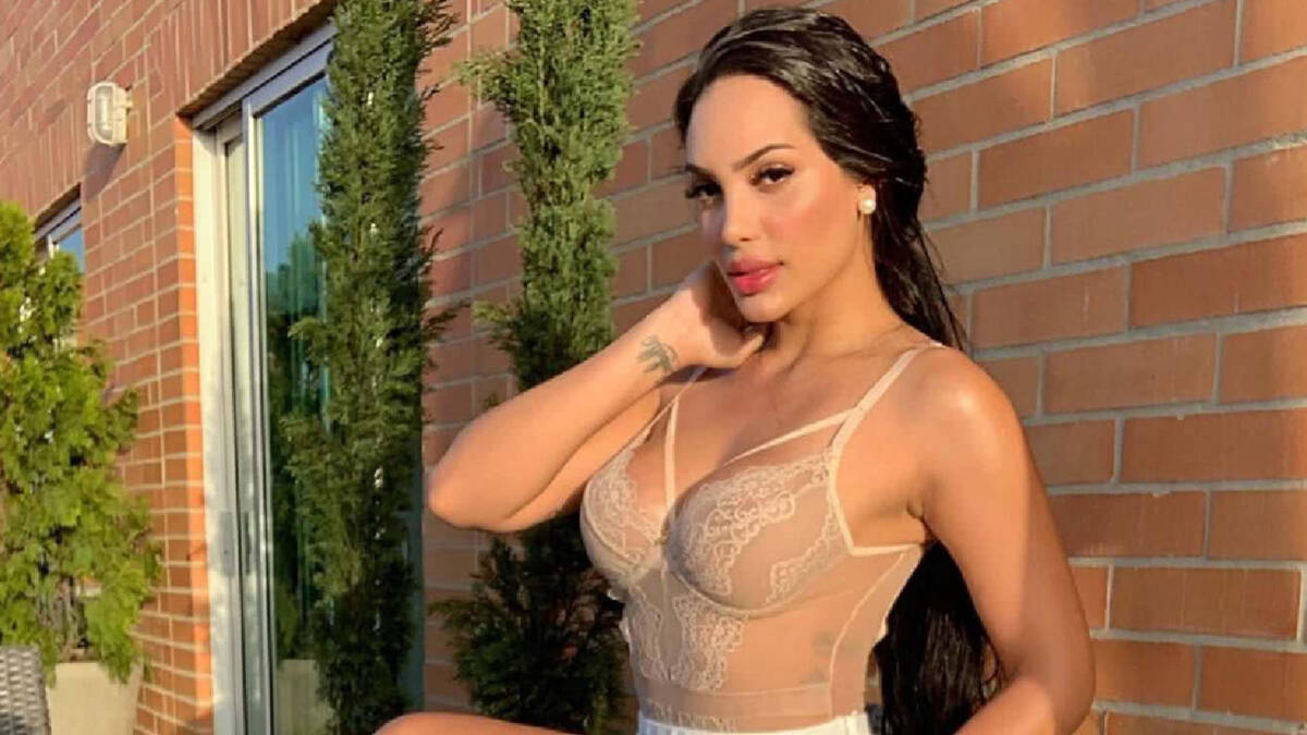 Andrea Valdiri calentó las redes con sexys fotos con poca ropa La influenciadora Andrea Valdiri, no para de sorprender a sus seguidores con sensuales fotos donde sale a relucir su gran figura.