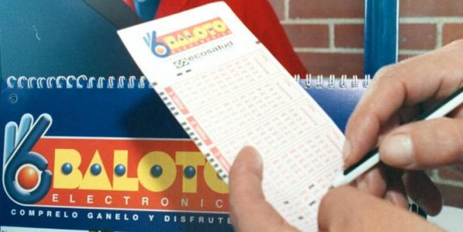 ¡Que suertudo! Se ganaron el Baloto Revancha en Ciudad Bolívar La empresa Baloto informó en la mañana de este domingo que en Bogotá hubo un nuevo ganador del Baloto Revancha, que se llevó el gran premio acumulado de 1.500 millones de pesos.