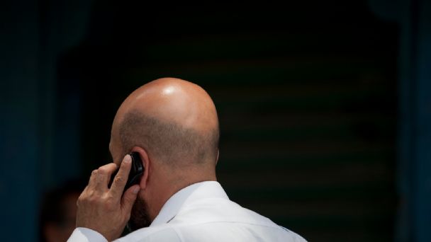 En Reino Unido: Llamar calvo a un hombre es acoso sexual 1 En Reino Unido: Llamar calvo a un hombre es acoso sexual En Reino Unido un Tribunal determinó que llamar calvo a un hombre es considerado como acoso sexual.