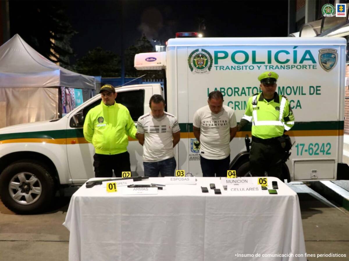 Cayeron seis bandas delincuenciales dedicadas al hurto en Bogotá La delincuencia no da tregua en la capital y cada vez se presentan más hurtos en diferentes sectores, hechos que tienen conmocionados a los ciudadanos, quienes vienen pidiéndole a las autoridades realizar más controles y mejorar las labores de patrullaje.