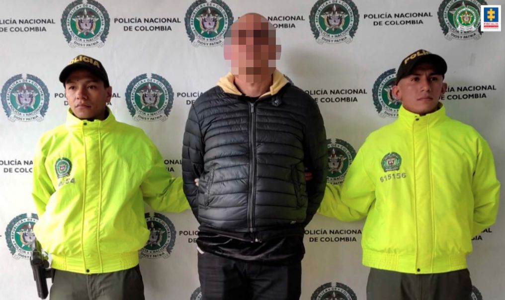Cárcel para médico que habría abusado de una paciente en una clínica en Suba En las últimas horas, la Fiscalía General de la Nación presentó ante un juez con función de control de garantías a Néstor Coutin Roykovich, un médico especialista señalado de haber abusado sexualmente de una paciente de 26 años en una clínica ubicada en la localidad de Suba.