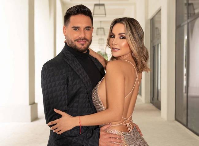 EN VIDEO: Carmen Villalobos confirmó su separación con Sebastián Caicedo Tras varias semanas de rumores&nbsp;sobre la separación de la actriz Carmen Villalobos&nbsp;y su esposo Sebastián Caicedo, la artista en sus redes sociales confirmó que su historia de amor llegó a su fin.