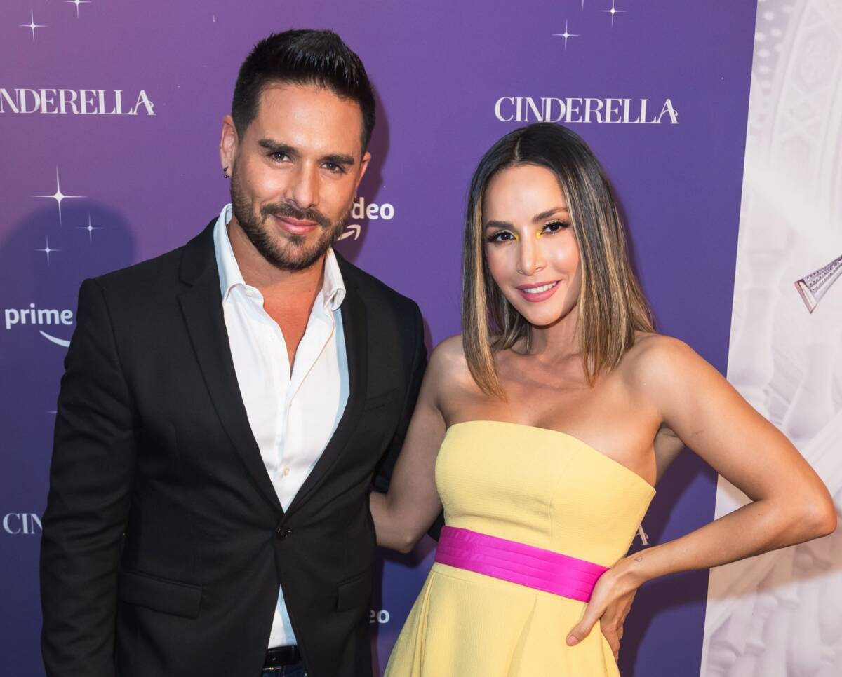 ¿Se separó Carmen Villalobos? Al parecer el matrimonio de la talentosa actriz Carmen Villalobos con el también actor Sebastián Caicedo habría llegado a su fin, esto lo reveló el programa de entretenimiento 'Lo Sé Todo'.