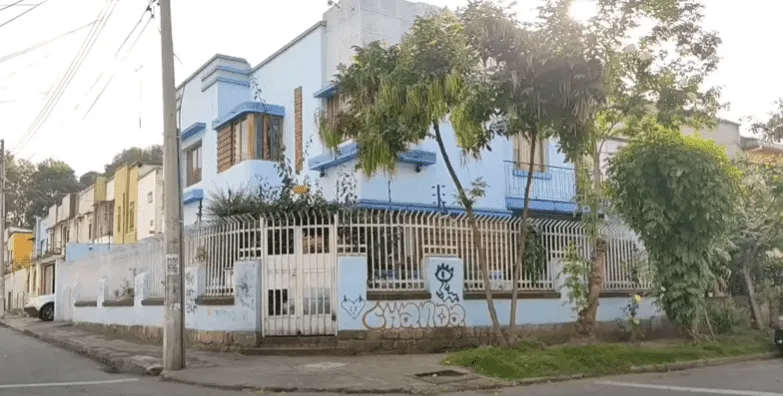 El hogar de "Betty la Fea" lo dejaron como nuevo Los colombianos que han visto al menos una vez la novela más exitosa de Fernando Gaitán, ‘Yo soy Betty, la fea’, seguramente recuerdan la casa de Beatriz Pinzón. 