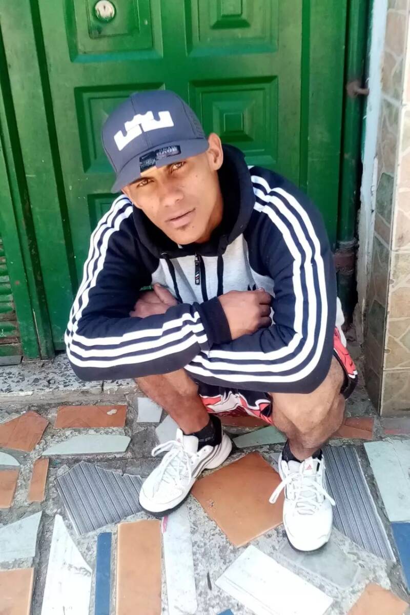 Hallan a hermanos baleados en zona boscosa 1 Hallan a hermanos baleados en zona boscosa La mañana de ayer un humilde trabajador de Ciudad Bolívar se topó con una dolorosa y espeluznante imagen: una joven y un pelado gritaban a la orilla del río Tunjuelo: “¡mis hermanos! ¡Mis hermanos! ¡Los mataron!”, gritaban con angustia e impotencia.