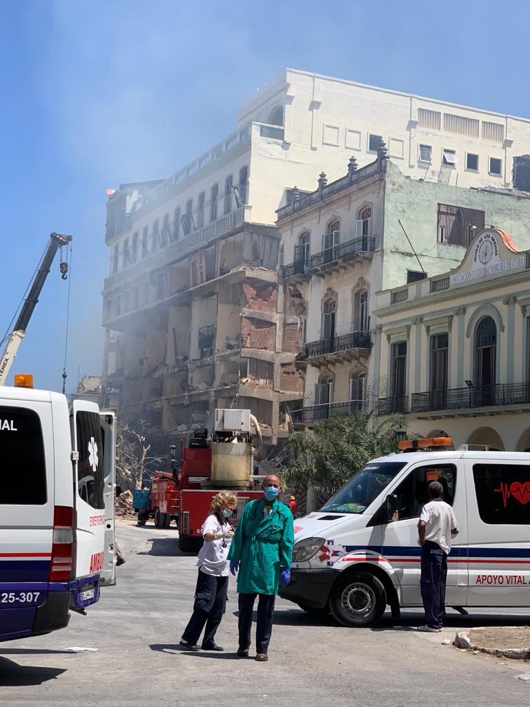 Se eleva a 18 la cifra de víctimas fatales de la explosión de hotel en La Habana 1 Se eleva a 18 la cifra de víctimas fatales de la explosión de hotel en La Habana Al menos 18 muertos y 56 heridos dejó el viernes una explosión atribuida a una fuga de gas en el hotel Saratoga de La Habana que estaba cerrado al público.