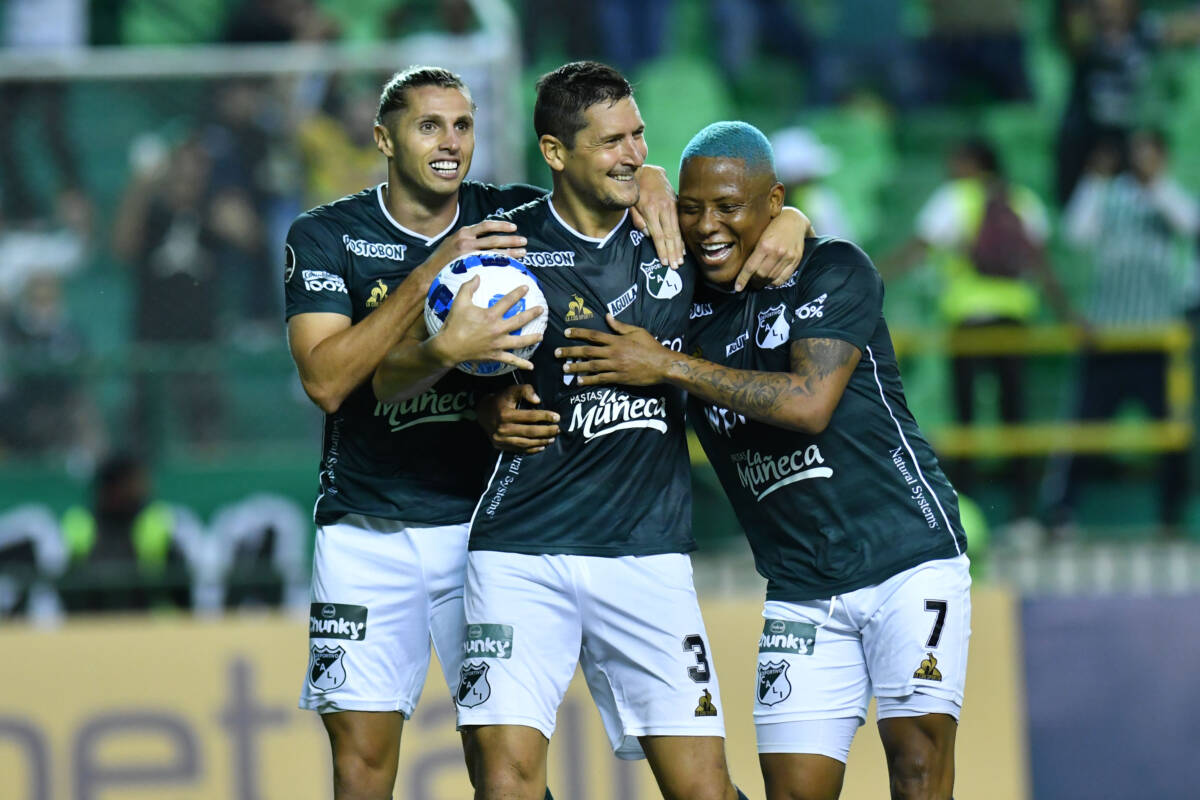 ¡Prográmese! Así se jugará la última fecha de la Liga Betplay A las 6:00 de la tarde de este sábado, 14 de mayo, los hinchas del fútbol colombiano estarán expectantes en simultánea de los 8 partidos que tienen algo en juego, en la última fecha de la fase todos contra todos del Torneo Apertura.